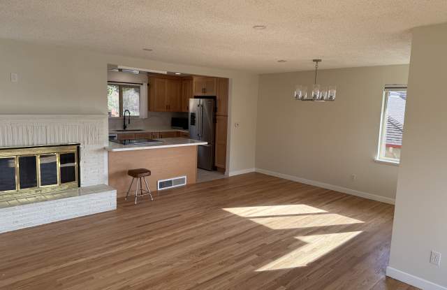 10702 39th Avenue Southwest Gallery 2