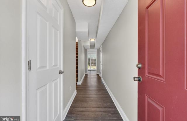 1609 AIRPORT Avenue Gallery 3