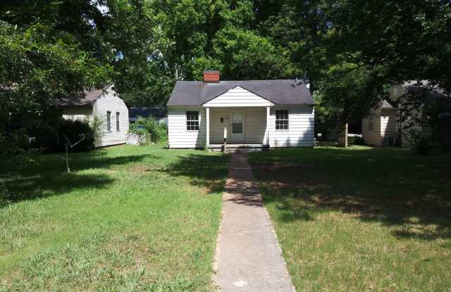 Take a look at this charming 2-bedroom, 1-bath home in desirable Southeast Decatur! Gallery 1