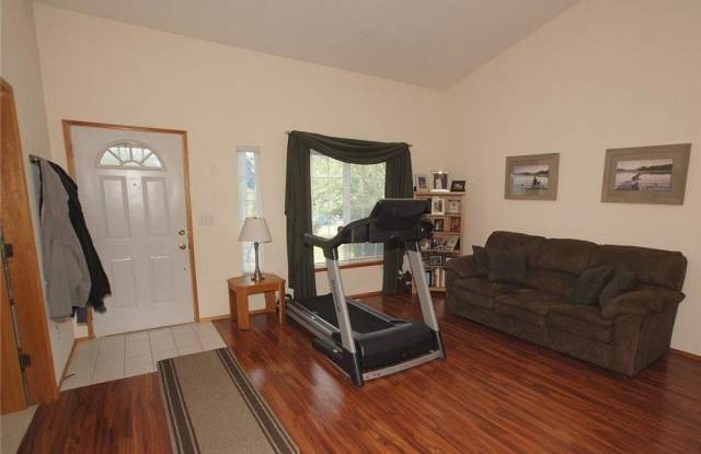 15927 Cascade Lane Southeast Gallery 2