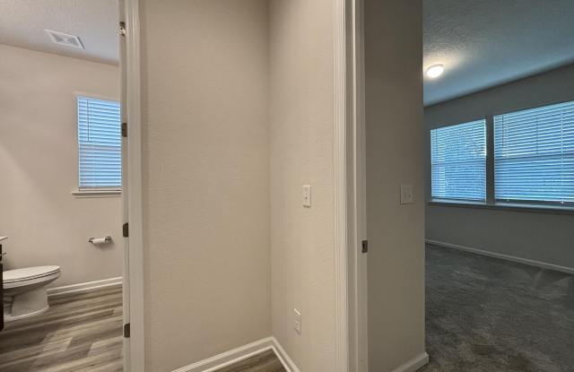 1803 AMBERLY Drive Gallery 4
