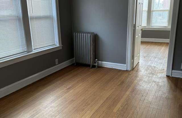 7911 South Calumet Ave. photos photos