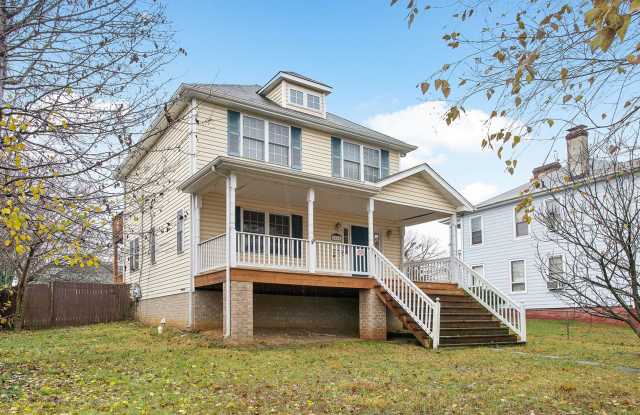 Welcome to 2600 Semmes Ave – A Spacious 3-Bedroom, 2.5-Bath Home Near Forest Hill Park and Downtown Richmond - 2600 Semmes Avenue, Richmond, VA 23225