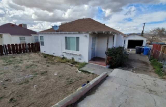 2 Bedroom 1 Bath home w/ washer Dryer Hook Ups. photos photos