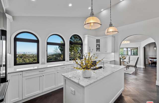 2210 JEFFERSONIA WAY - 2210 Jeffersonia Way, Los Angeles, CA 90049