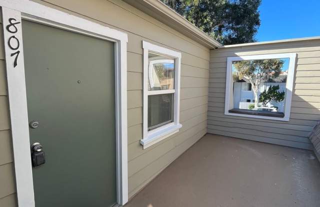 AVAILABLE JUNE! LIGHT AND BRIGHT STUDIO ON MISSION BLVD W/ PARKING! MISSION BEACH - $1,895/mo! photos photos