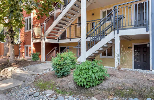 Cozy 2 bedroom 1 bath conveniently located near Factoria Mall! photos photos