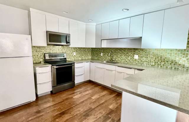 1310 Maalahi St photos photos