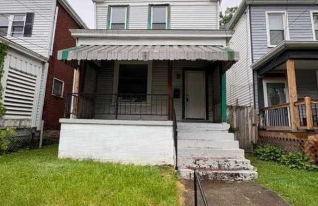2768 Zephyr Ave photos photos