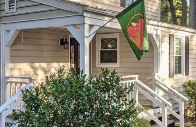 2448 Crowncrest Drive Gallery 2
