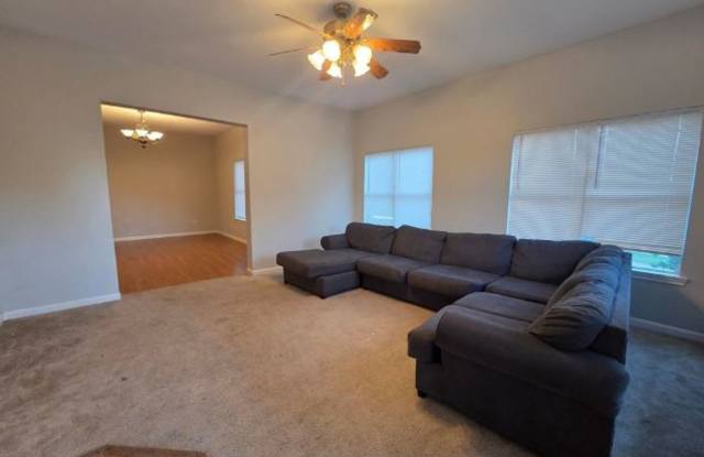 FOR LEASE!! Gallery 3