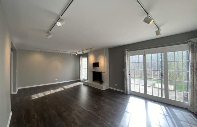 825 Suffield Square Gallery 3