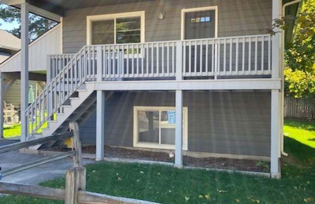 $2,095 / Charming 3 bedroom 2.5 bath Home in Prime Location photos photos
