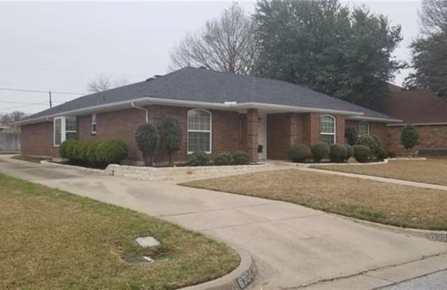 6304 Sandybrook Drive Gallery 2