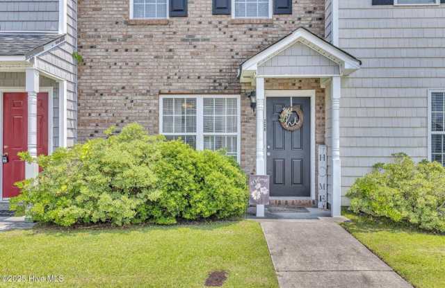 Very Well Maintained Townhome In Carolina Forest! photos photos