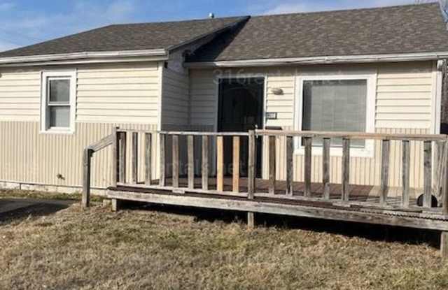 $1100 - 3 bed 2 bath - Single Family Home *COMING SOON* photos photos