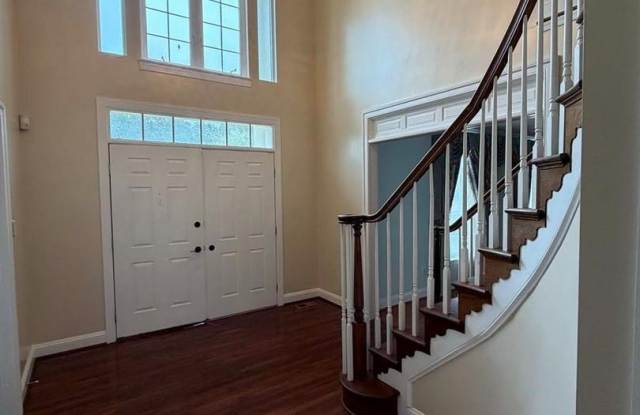 116 LONGFELLOW DR Gallery 4