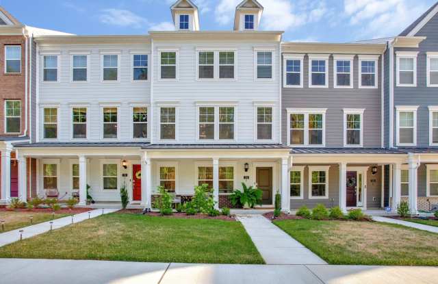 Spacious 3BR Townhome in Annapolis, modern furnishings - 733 Annapolis Neck Road, Annapolis, MD 21403