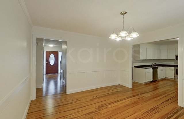 212 Harell Street Gallery 4