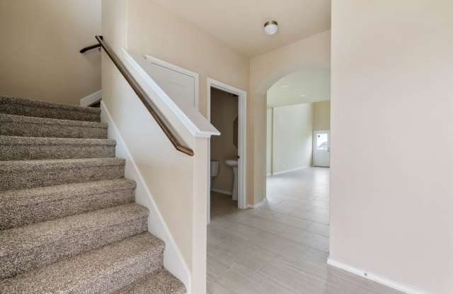 2 Week Free Move-In Special! Like-New 4-Bedroom Home with Game Room & Large Private Backyard in New Braunfels Gallery 3