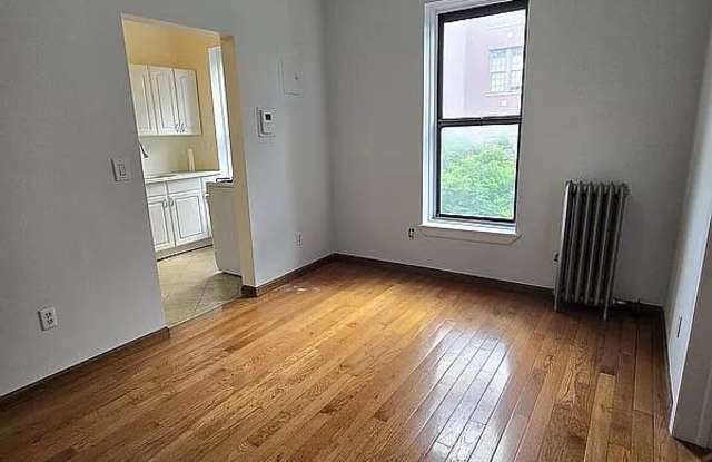 216 Scholes St photos photos