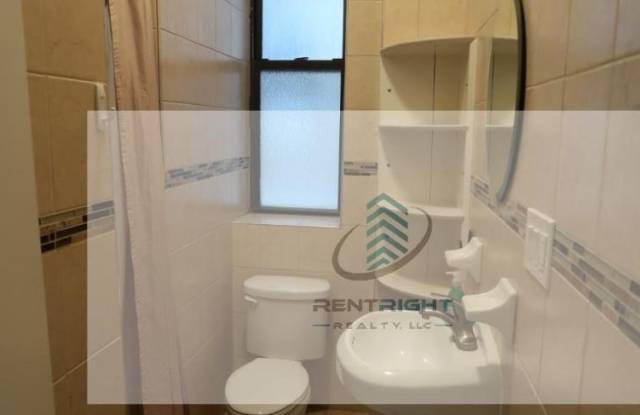 1361 N Ashland photos photos