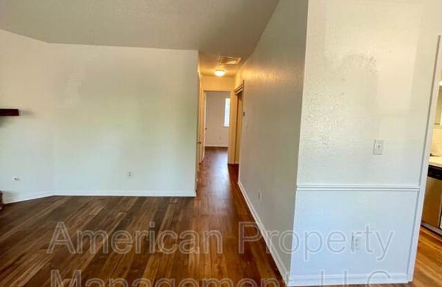 P2-1Q- 4312 S. Maplewood Ave Gallery 4