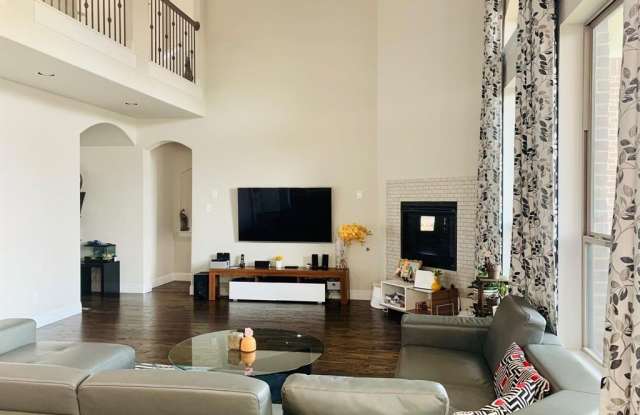 2107 Grassland Drive Gallery 2