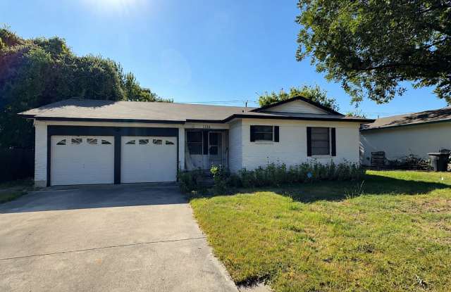 3 bedroom 1.5 bathroom for rent! photos photos