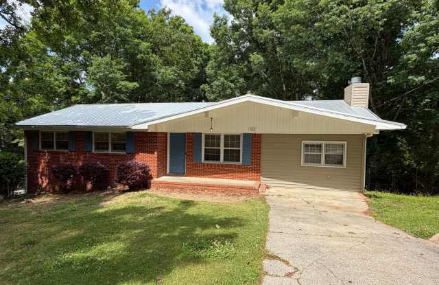 1112 Ridge Drive, Weaver photos photos