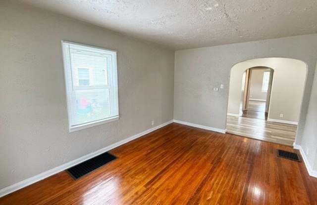 3736 Baltimore Avenue Gallery 2