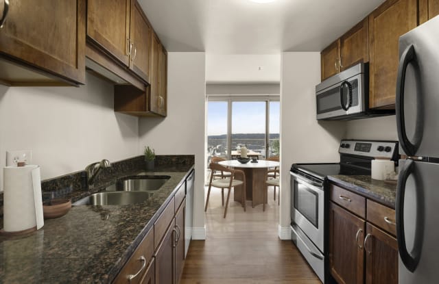 Kellogg Square Apartments Gallery 4