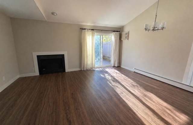 Rare 2,500 sq ft End-Unit Townhome in Central Boulder with a Spacious & Flexible Layout Gallery 4