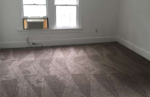 Studio Apt. for lease in the Belmont/Hillsboro area! Gallery 4