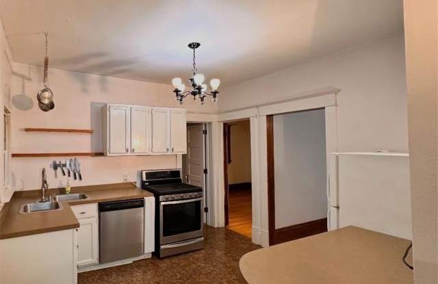 1253 Ashland Ave - 1253 Ashland Avenue, St. Paul, MN 55104