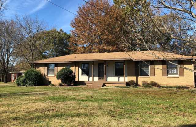 Recently Renovated Three Bedroom Home in Hendersonville photos photos Recently Renovated Three Bedroom Home in Hendersonville photos photos
