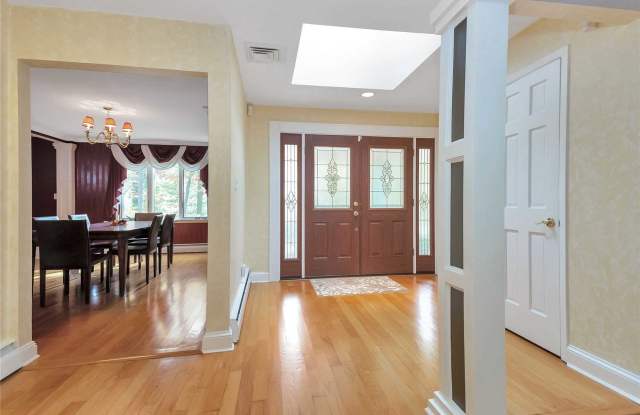 2032 Ridge Rd Gallery 3