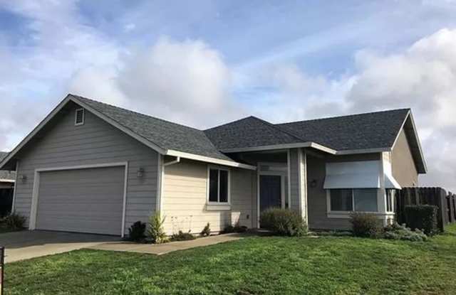 3 Bedroom, 2 Bathroom House with a 2-Car Garage photos photos