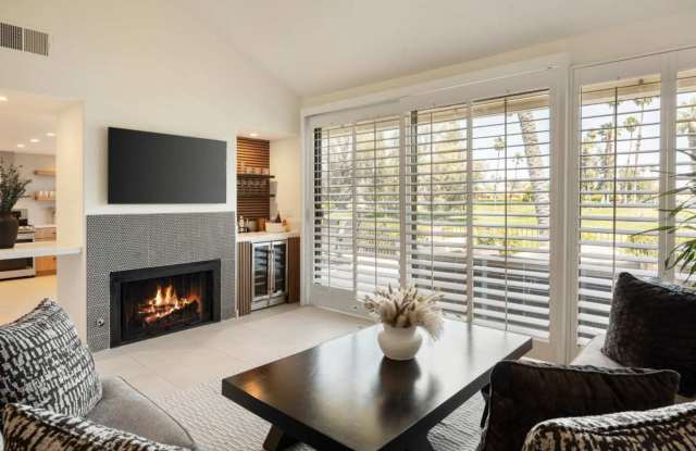 Furnished 3BR Golf View Condo in Palm Desert, Monthly Rental Gallery 1