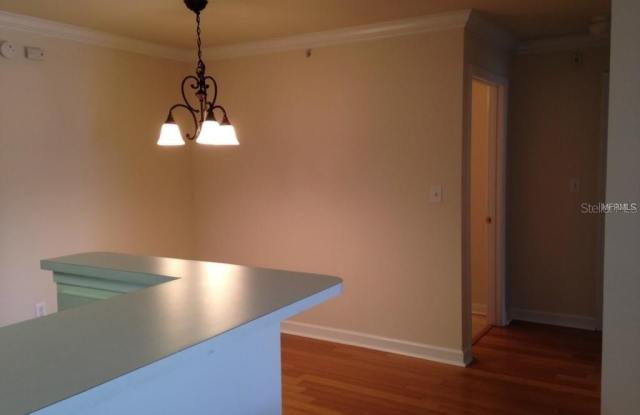 18147 STERLING GATE Circle Gallery 3