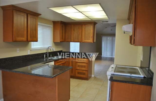 4073 North Country Drive Gallery 4
