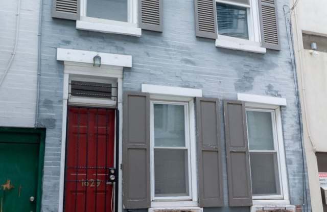 Charming 2 Bedroom 1 bath Row near Rittenhouse Square $1850/ mo + utilities photos photos