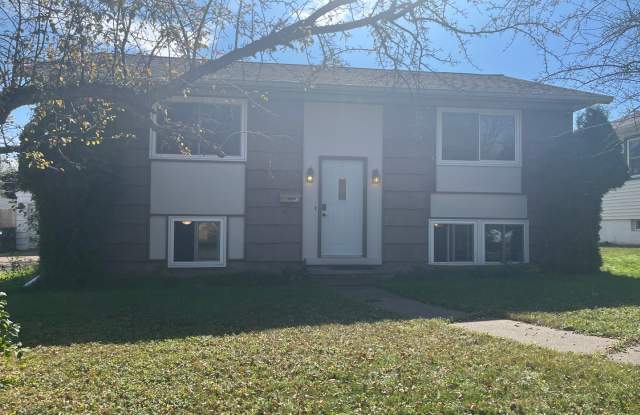 Available June 1st - 4 Bedroom, 2 Bath Home! photos photos