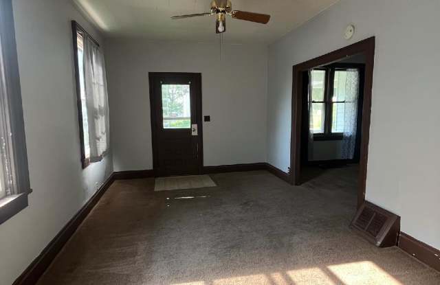 316 E 3rd St photos photos