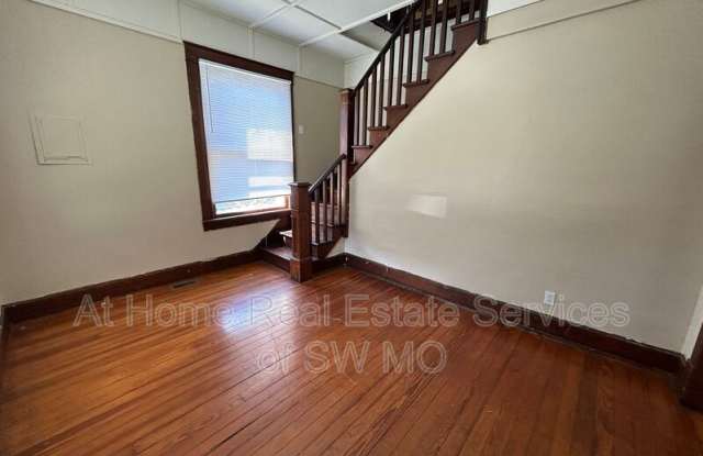 625 S Broadway Gallery 2