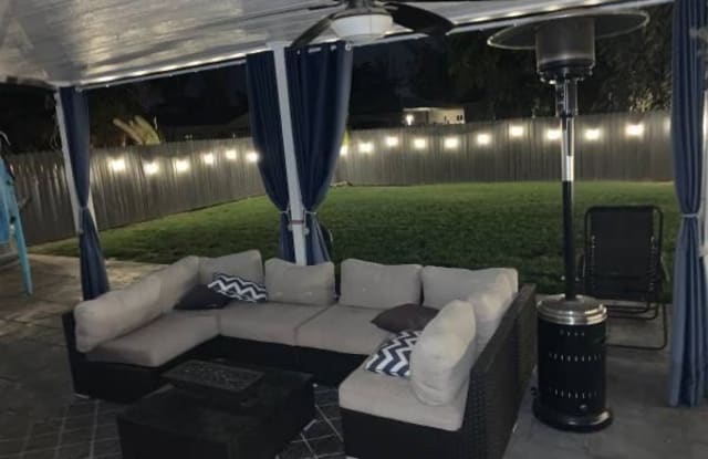 5837 Willis Ave - 5837 Willis Avenue, Los Angeles, CA 91411