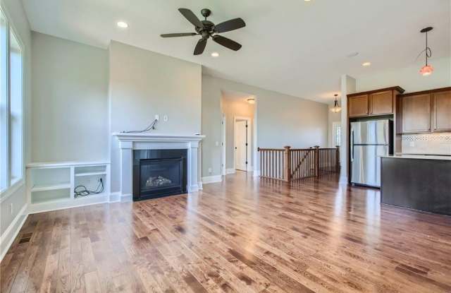19280 Castle Court Gallery 3