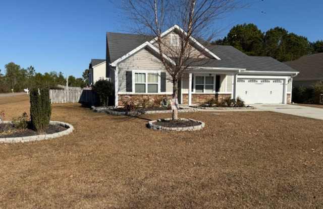 3 Bedroom Home in The Landing at Folkstone- Fenced In Back Yard! - 401 Salvo Court, Holly Ridge, NC 28445