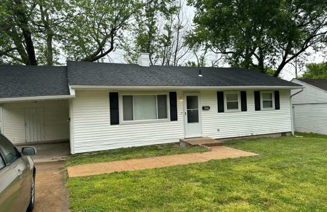 6265 Tyndall | 3 Bedroom, 1 Bathroom with Carport Parking - 6265 Tyndall Drive, Berkeley, MO 63134