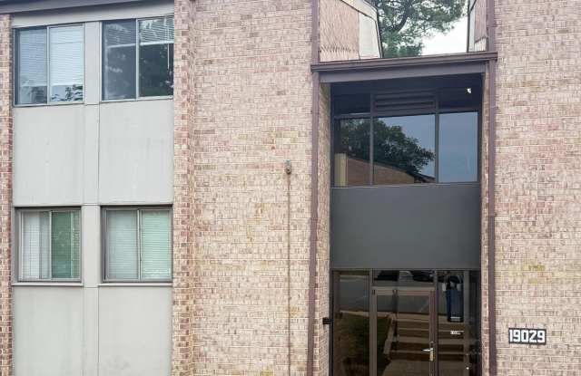 19029 MILLS CHOICE Road unit: 4 photos photos